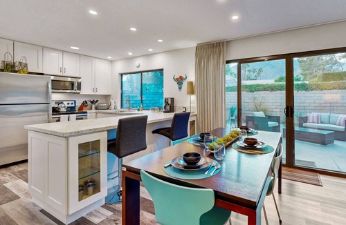 Sunrise Vista Chino Condo | Mountain-view condo in a mid-century community with 3 pools & tennis