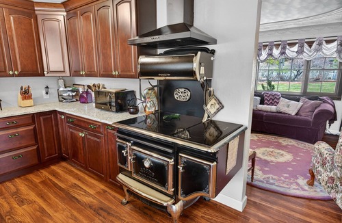 Sattley House | Mountain View Escape | Hot Tub, Fire Pit & Games