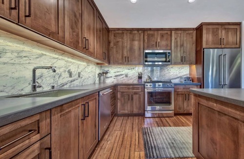 Lakeside Park Condo | Mountain View 3BR | Ski Valet & Shuttle Service