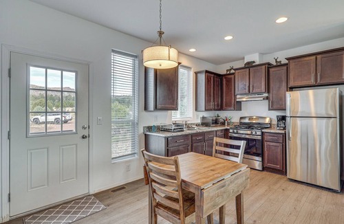 Eagar Cottage | Mountain Views & Ponderosa Pines! Arizona Escape