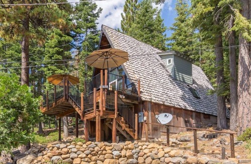 Talmont Cabin | Mountaineer by AvantStay | W/ Great View & Access To Lake Tahoe Park Association