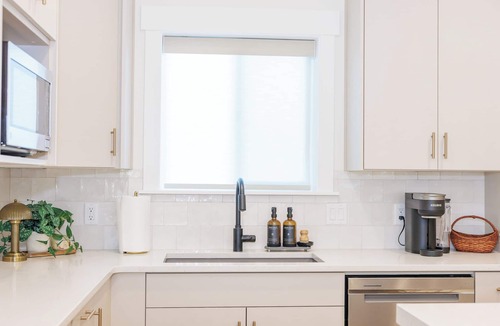 Farmington Apartment | Mountainview Retreat, Pickleball court, Shop, Ski in Farmington, UT