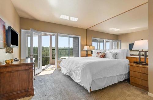 Century West House | Mt. Bachelor Village Resort Condo 326 in Bend OR