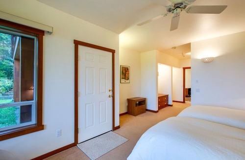 Whatcom County Apartment | Mt. Baker Lodging Ensuite 15 - Sleeps 6!