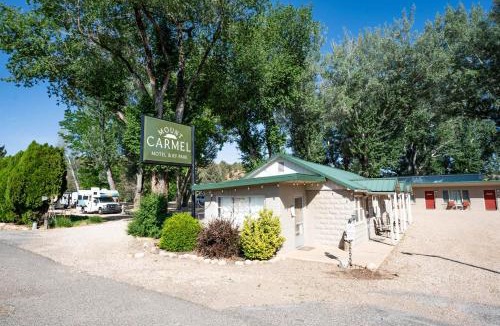 Zion National Park East Entrance Hotel | Mt Carmel Motel close to Zion National Park