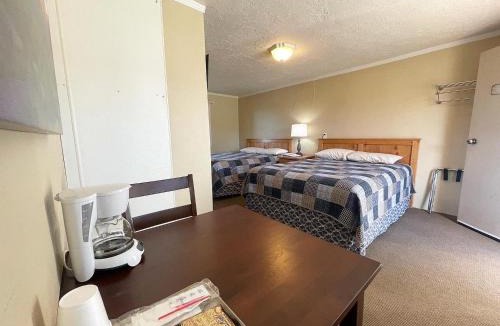 Zion National Park East Entrance Hotel | Mt Carmel Motel Room close to Zion National Park