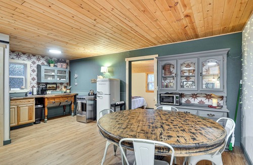 Rhododendron Cabin | Mt Hood Forest Hideaway: Cabin 4 Mi to Village