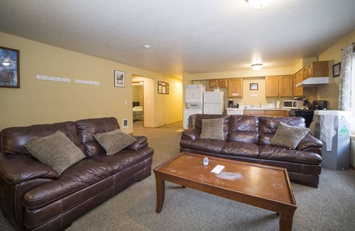 Government Camp Cabin | Mt Hood Lodge: Perfect for Large Groups: Sleeps 44 Maximum-Two Deluxe Hot Tubs
