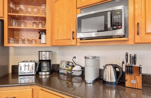 Rhododendron House | Mt. Hood Riverfront Getaway | Hot Tub | 4BR Chalet on 2 Acres | Pet Friendly