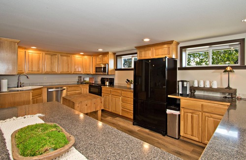 Enumclaw House | Mt Rainier & Crystal Mt is your back yard in the Town of Enumclaw