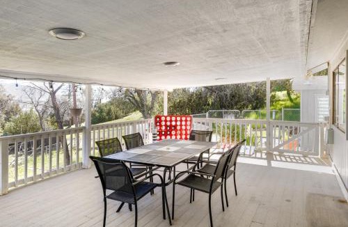 Wofford Heights House | Mtn-View Getaway w/Game Room, 1 Mi to Kern River!