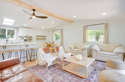 West Sedona Cottage | Mtn Views: Bright & Airy Sedona Home!