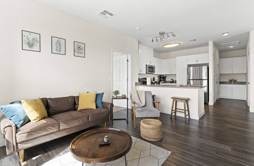 Northwest Reno Apartment | Mtn. Views, Pool, & HotTub | Luxury Northwest