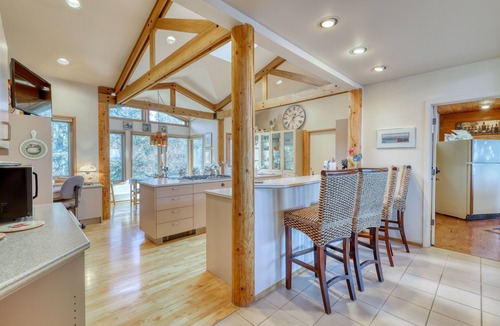 Freeland House | Multi-family waterfront home with amazing views, deck space & garden