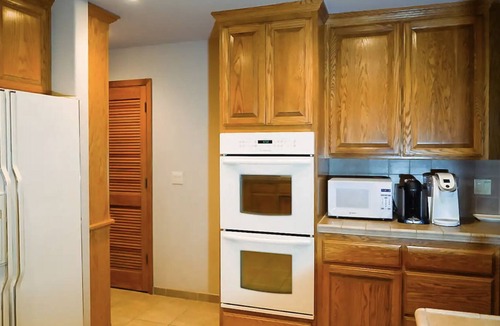 Peninsula Village House | Multi-Space Lakehouse