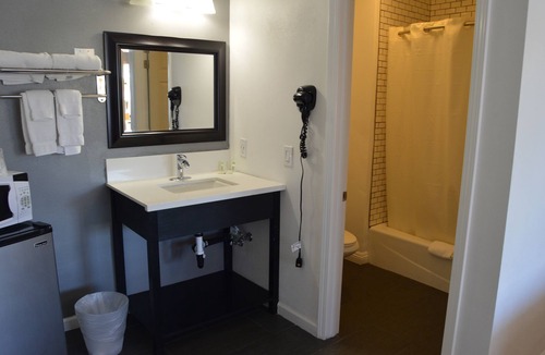 Tahquitz River Estates Hotel | Musicland Hotel