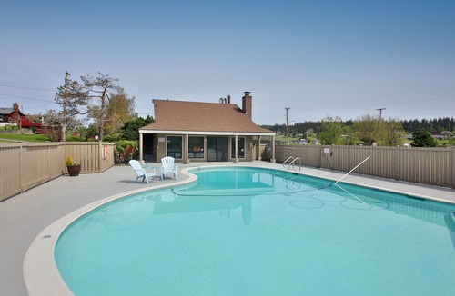 Freeland Condo | Mutiny Bay Condo by AvantStay | Walk to the Beach