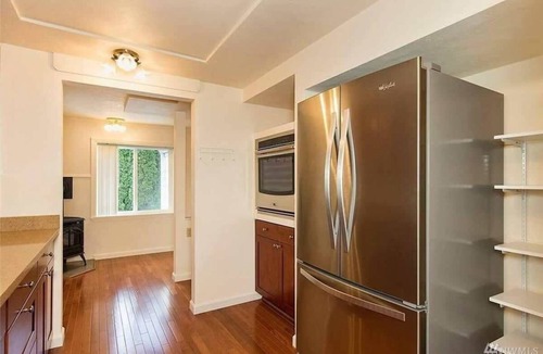 Pinehurst House | N Seattle Getaway – Easy Access, Comfortable stay