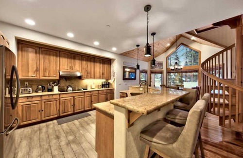 Pioneer Trail Cabin | Nadowa Adventure Lodge: Games, Pet Friendly+Fenced