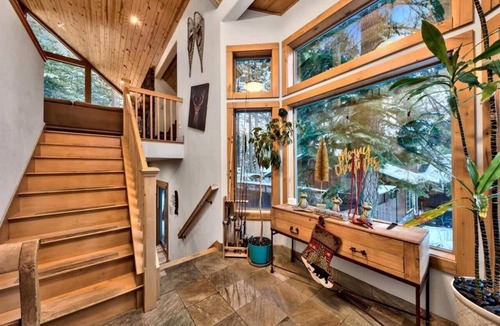 Pioneer Trail Cabin | Nadowa Adventure Lodge: Games, Pet Friendly+Fenced