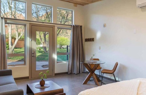Zion National Park South Entrance Apartment | Nama-Stay Suite 1, King, 5 Min to Zion NP