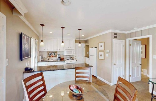 Napa Condo | Napa 1BR Silverado condo with two patios, fireplace & pool access