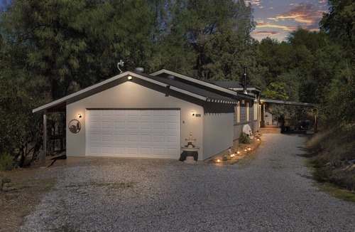 Murphys House | Nature Lover's Lodge on 6 Acres: Fast Internet Included