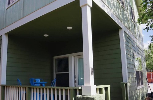 Southside House | NAU / Downtown Steps Away Perfect for Longer stays