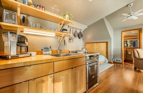 Neahkahnie Beach House | Neahkahnie Nest by Manzanita Beach Getaway: Luxury Studio, Ocean Views, Hot Tub