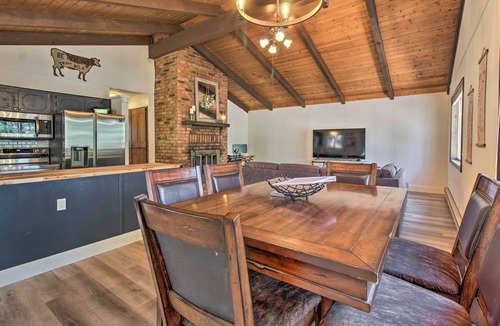 Pinetop Cottage | Near Hiking & Golfing: Pinetop Cabin w/Deck