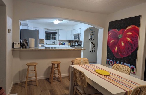 Los Duranes House | Near-North Valley Oasis! Sleeps 11! Easy Access to I-40, Pool, Hot tub, AC/Heat