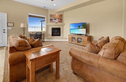 La Verkin House | Near Zion Sunset Views Sleeps 8 Fire Pit