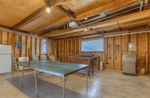 Neskowin House | Nestle Inn - Meredith Lodging