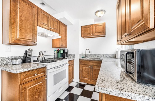 Ocean Beach Cottage | NEW 1br Ocean Beach Apartment w/Parking - Short Walk 2 Beach