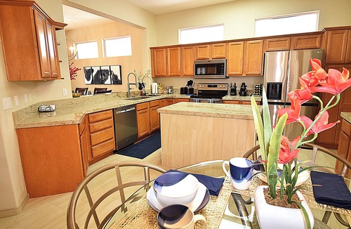 Desert Palms House | NEW! Beautiful, Sun City 2bd 2ba 1624sf home, amenities, golf cart & clubs 55+