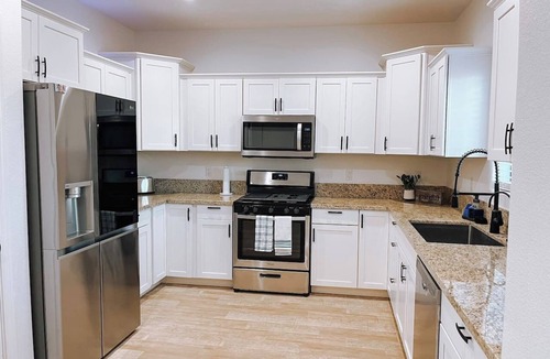 Fort Mohave House | New build! Pool | 3bd | 2ba | Sleeps 7 | Views