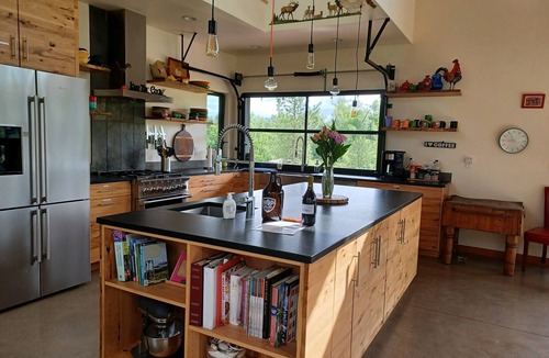 Eugene House | New Custom PNW Modern home 20 min to Hayward Field