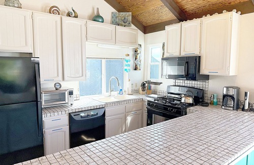 Dillon Beach House | NEW Dillon Beach Retreat! Ocean View, Hot Tub & Game Room! Bella Oceana