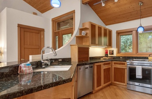 Dunes City House | *NEW LISTING* Beautiful Lake Front Home w/Hot Tub. Close to Downtown Florence and Dunes