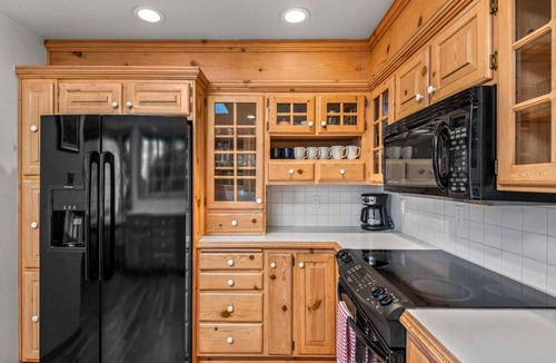 Dunes City House | New Listing! Beautiful Lakefront home w/amazing lake views, private dock, hot tub, and gameroom
