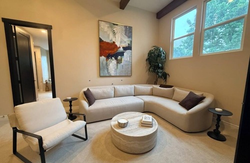 Willow Bend East House | NEW Listing! Luxury Lepa Lodge - 5 Bedrooms - Summer Specials!