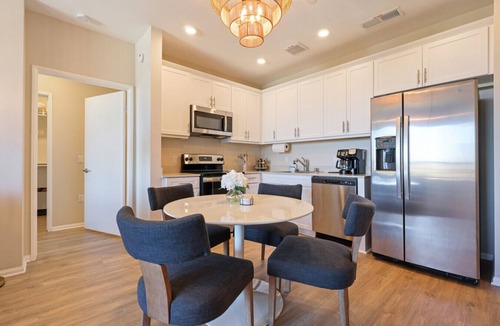 North Park Apartment | NEW Lux North Park Gem~King Beds~Workspaces~Parking~Central Location!