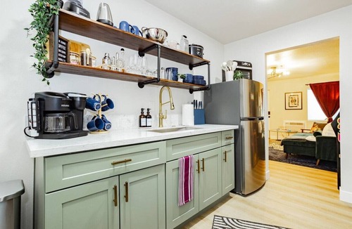 Gateway District House | New Luxury Double Suite Oasis | Premier Strip View