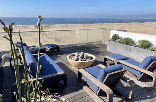 Playa Del Rey House | New modern beach front home with gorgeous rooftop deck!