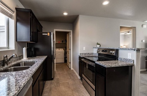 Kingman House | New Pet Friendly Central Unit