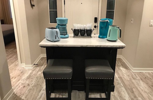 Palm Springs Apartment | NEW! Private Room private entrance, WELL EQUIPPED minutes to Palm Springs