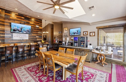 Hildale Cabin | NEW! Room 15 - Monument Valley by Zion Cliff Lodge