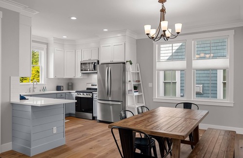 Pacific Beach House | New* Seabrook's White Whale, private hot tub!