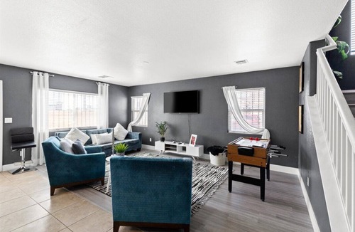 Las Vegas House | New! Vegas Oasis | 4 Bed 3 Bath | GRILL | Central