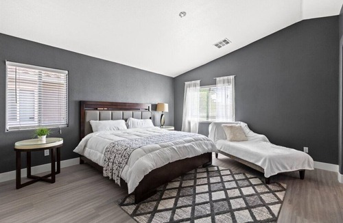 Las Vegas House | New! Vegas Oasis | 4 Bed 3 Bath | GRILL | Central